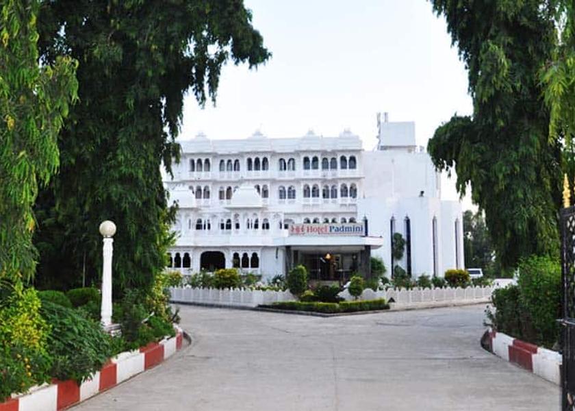 Rajasthan Chittorgarh hotel way